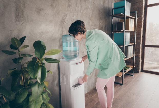 Distributeur d'eau en bouteille 18 Litres / heure, avec 2 robinets