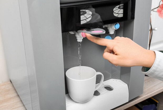 Refroidisseurs Fontaines à eau Distributeur d'eau chaude instantané  domestique 2L électrique e Théière Chauffe-eau Fontaine à boire Mini  distributeur